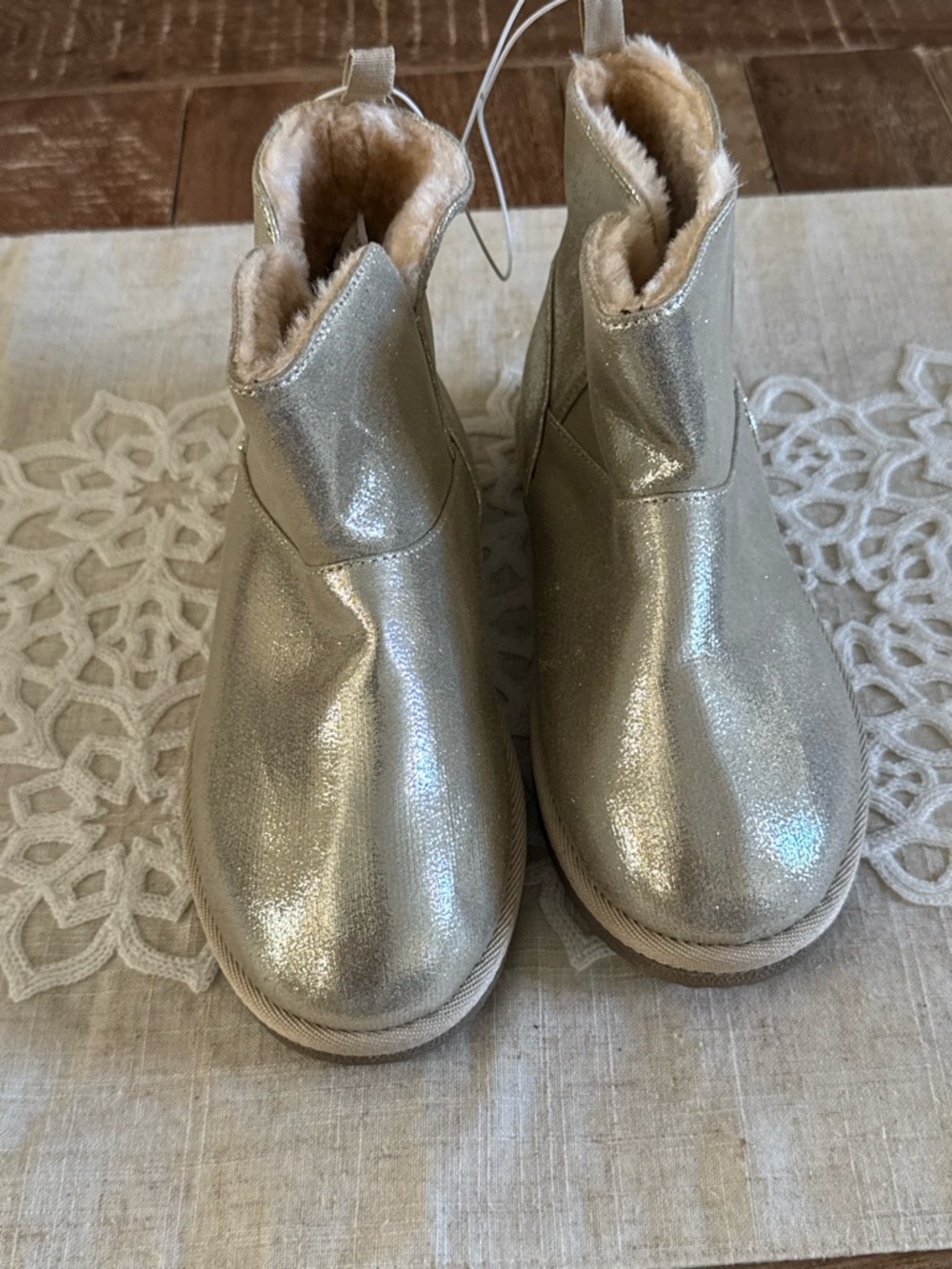 Harper Canyon Girls Metallic Gold Faux Fur Lined Boots Size 2 Cozy Winter